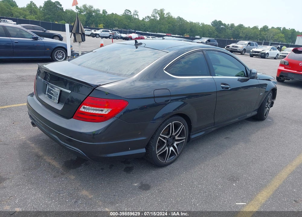 2015 MERCEDES-BENZ C 250 VIN: WDDGJ4HB3FG438106