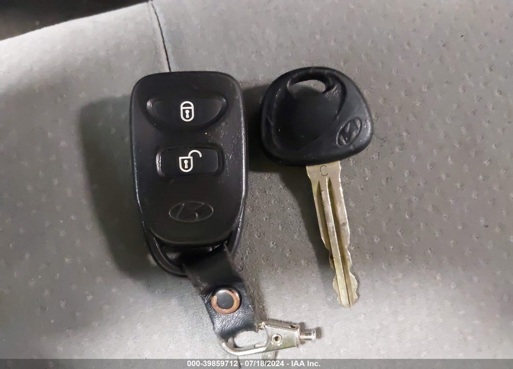 2009 HYUNDAI SANTA FE GLS VIN: 5NMSG73D29H319893