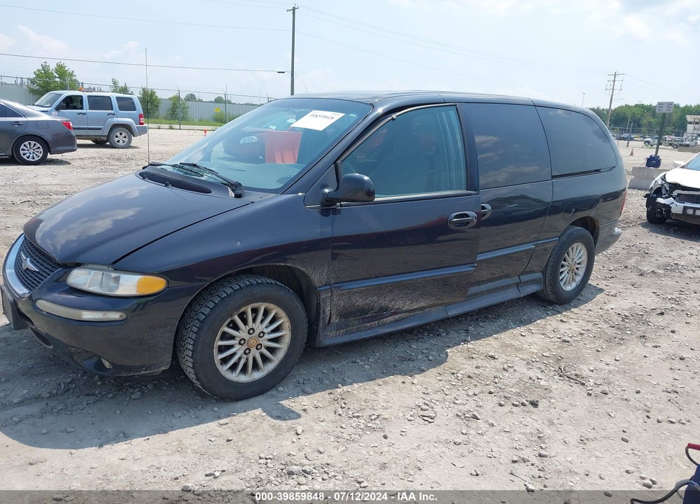 2000 CHRYSLER TOWN & COUNTRY LX VIN: 1C4GP44G2YB548509
