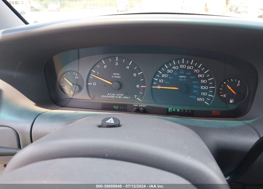2000 CHRYSLER TOWN & COUNTRY LX VIN: 1C4GP44G2YB548509