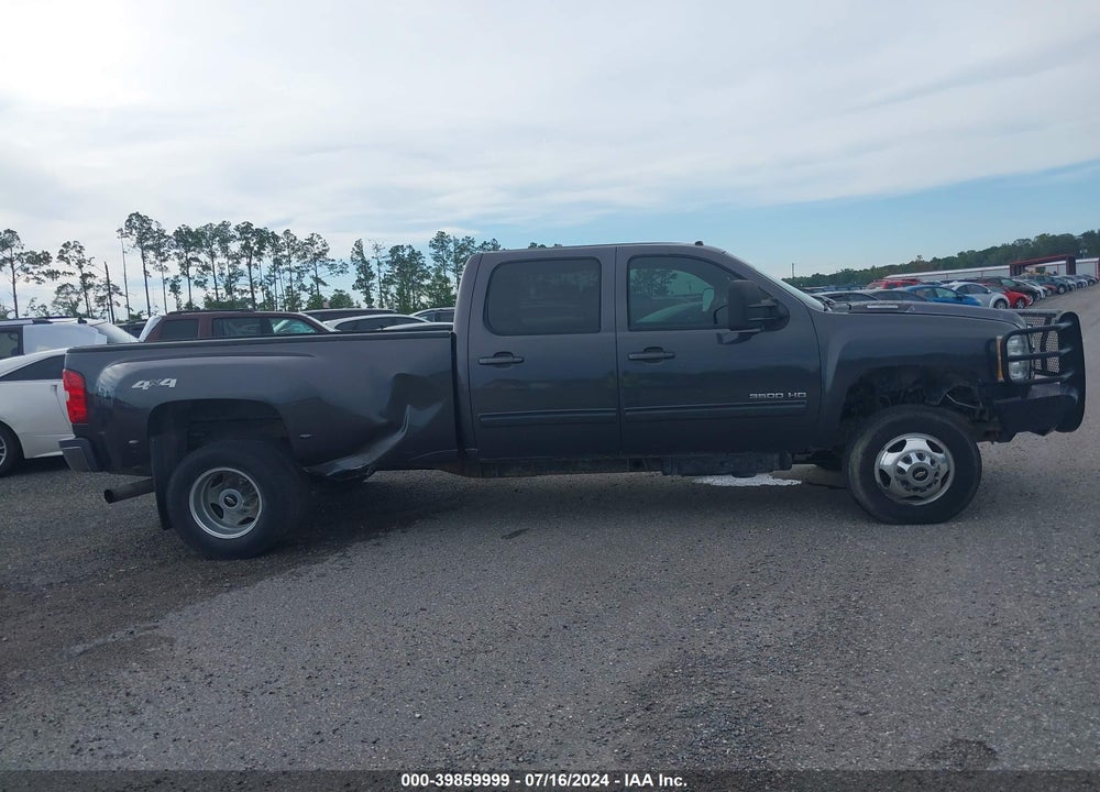 2011 CHEVROLET SILVERADO 3500HD LTZ VIN: 1GC4K1C89BF206579