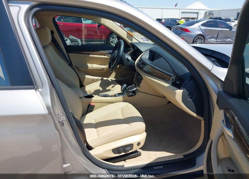 2015 BMW X1 SDRIVE28I VIN: WBAVM1C57FVW58205