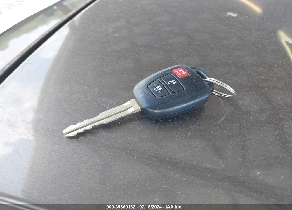 2015 TOYOTA RAV4 VIN: 2T3WFREV1FW143772