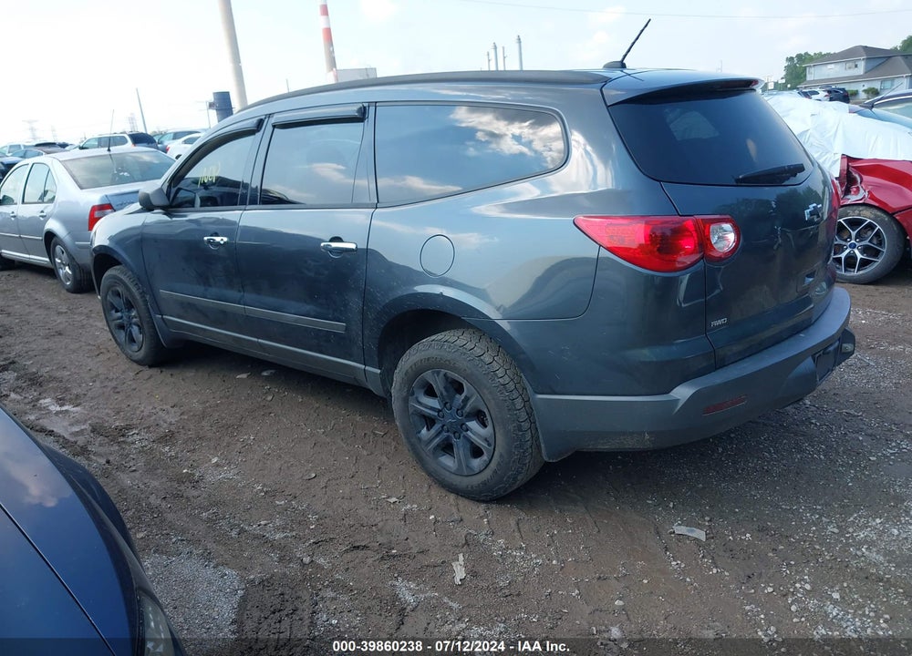 2011 CHEVROLET TRAVERSE LS VIN: 1GNKVEED9BJ193451