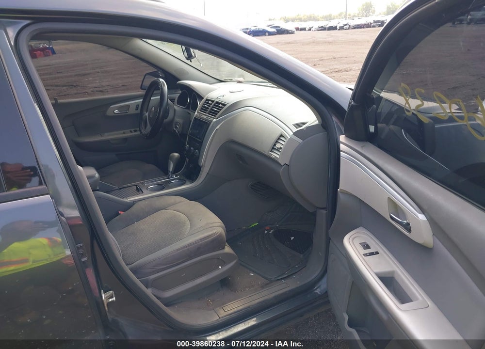 2011 CHEVROLET TRAVERSE LS VIN: 1GNKVEED9BJ193451