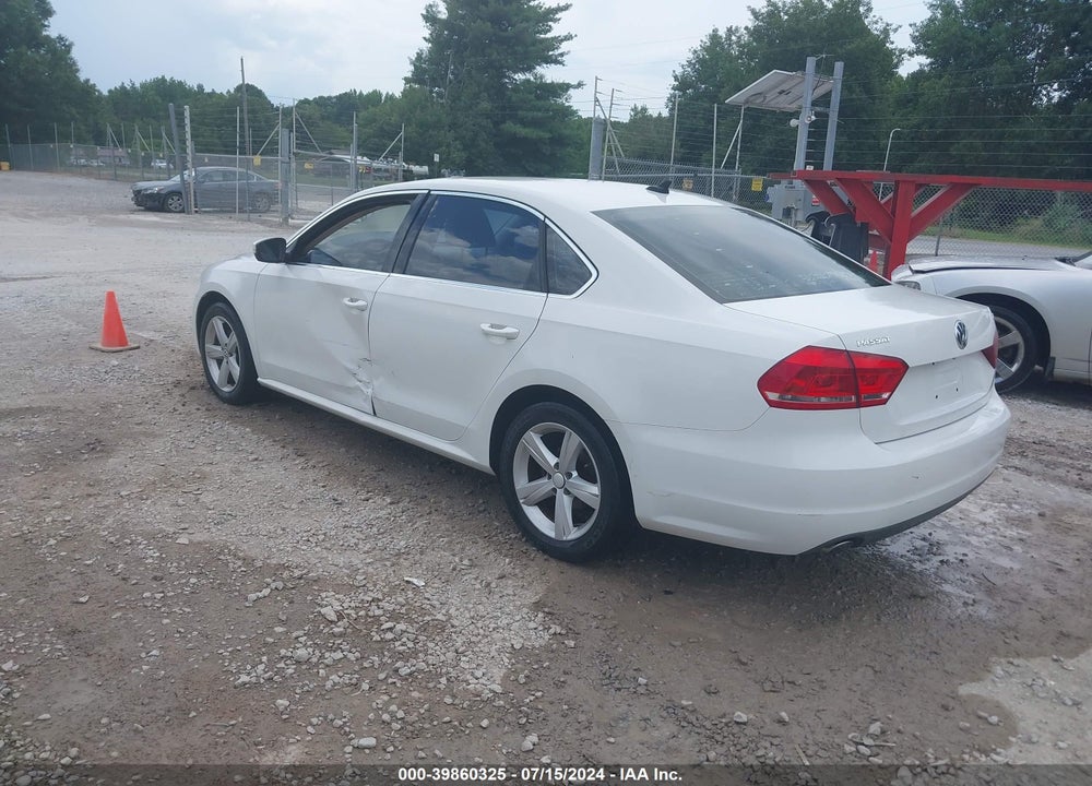 2013 VOLKSWAGEN PASSAT 2.0L TDI SE VIN: 1VWBN7A37DC030383