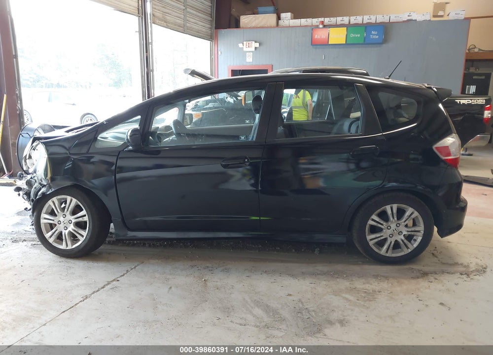 2010 HONDA FIT SPORT VIN: JHMGE8G40AS012192