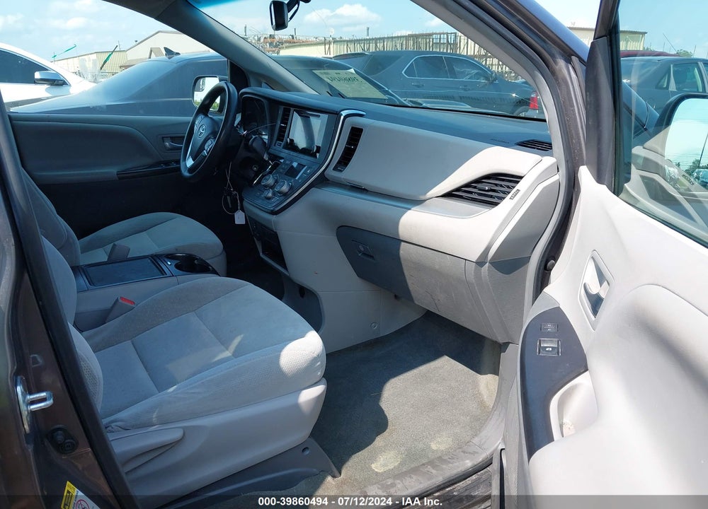 2015 TOYOTA SIENNA LE 8 PASSENGER VIN: 5TDKK3DC3FS565938