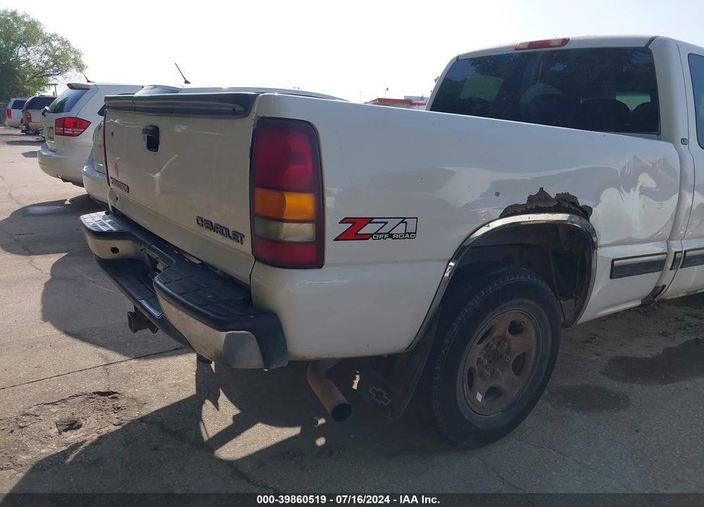 2002 CHEVROLET SILVERADO 1500 LS VIN: 2GCEK19T521360231