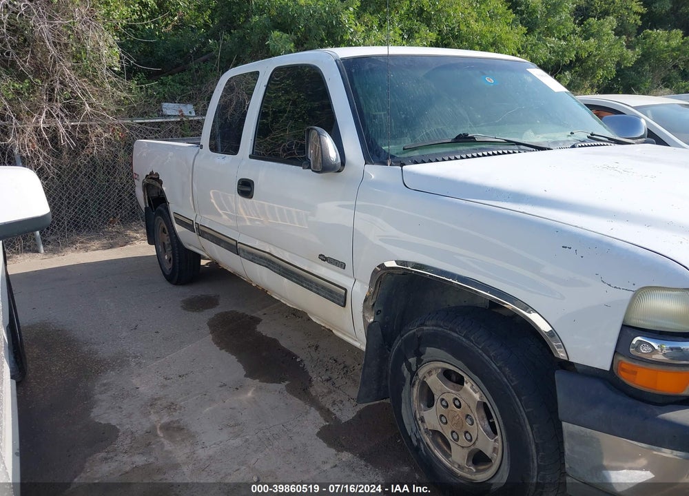 2002 CHEVROLET SILVERADO 1500 LS VIN: 2GCEK19T521360231