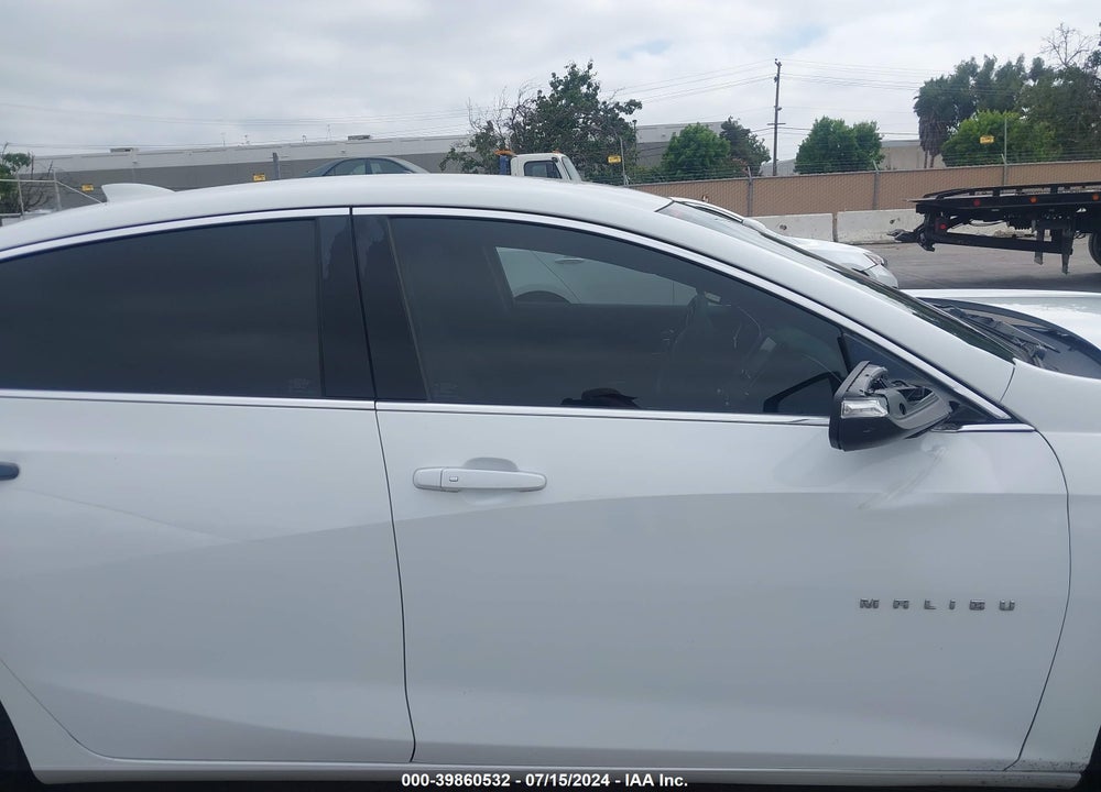 2018 CHEVROLET MALIBU LT VIN: 1G1ZD5ST4JF271988