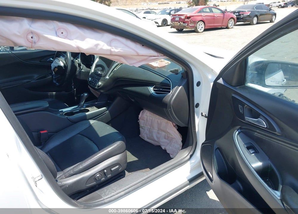 2018 CHEVROLET MALIBU LT VIN: 1G1ZD5ST7JF236040