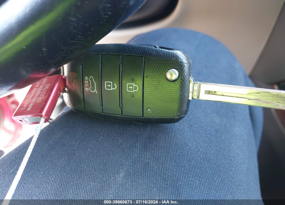 2015 KIA SORENTO LX VIN: 5XYKT3A65FG638185