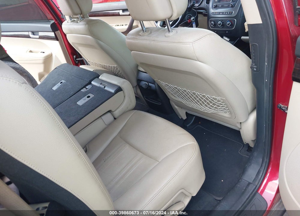 2015 KIA SORENTO LX VIN: 5XYKT3A65FG638185