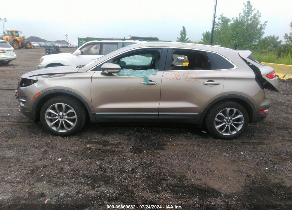 2019 LINCOLN MKC SELECT VIN: 5LMCJ2D91KUL17935