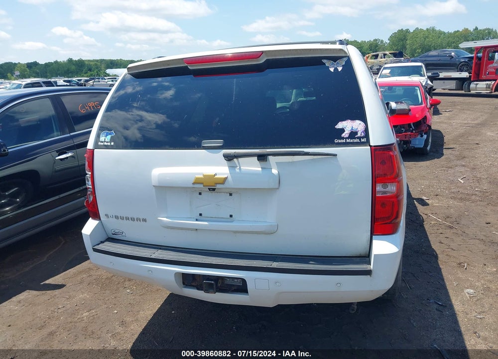 2014 CHEVROLET SUBURBAN 1500 LT VIN: 1GNSKJE79ER155705