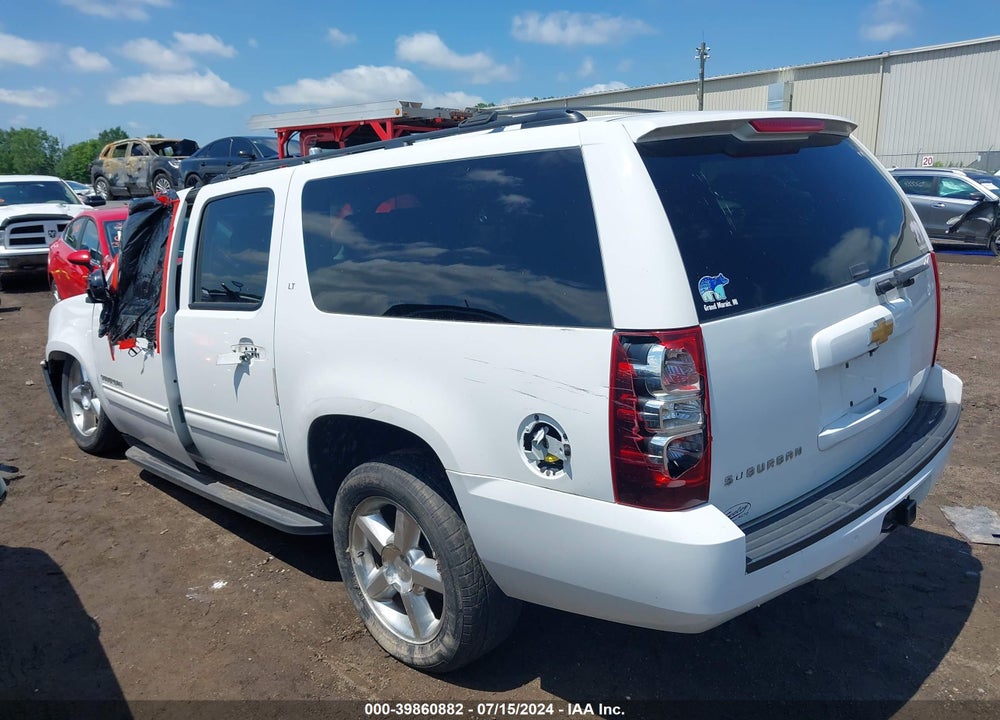 2014 CHEVROLET SUBURBAN 1500 LT VIN: 1GNSKJE79ER155705