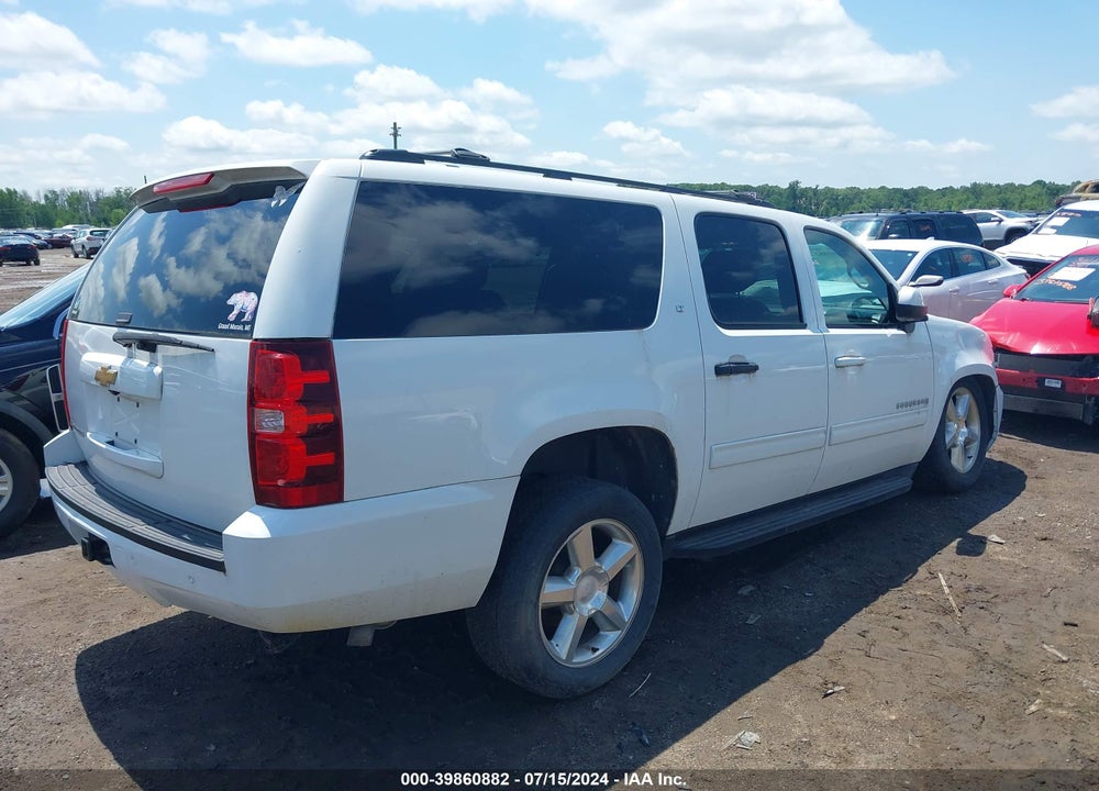 2014 CHEVROLET SUBURBAN 1500 LT VIN: 1GNSKJE79ER155705