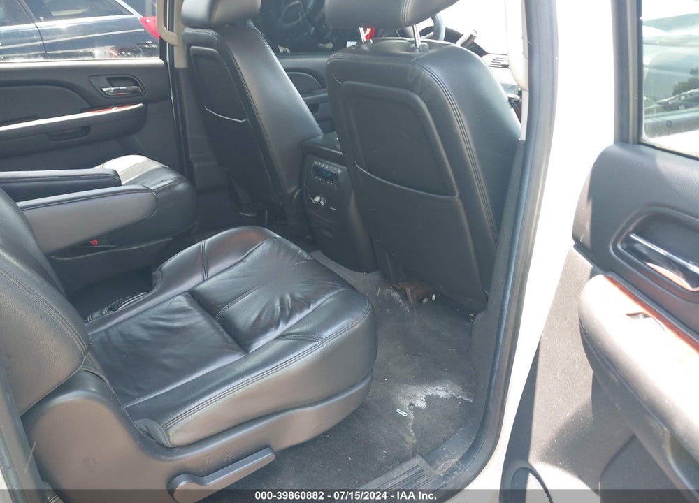 2014 CHEVROLET SUBURBAN 1500 LT VIN: 1GNSKJE79ER155705