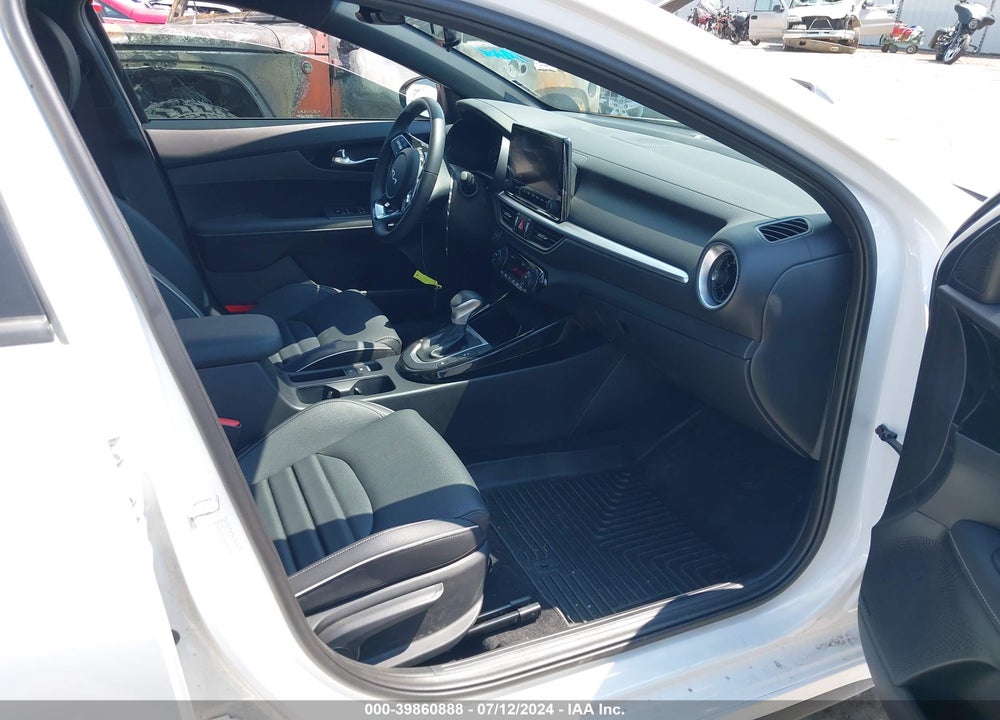 2024 KIA FORTE GT LINE VIN: 3KPF54AD4RE773840