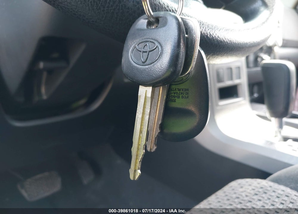 2013 TOYOTA TUNDRA GRADE 5.7L V8 VIN: 5TFUW5F13DX276022