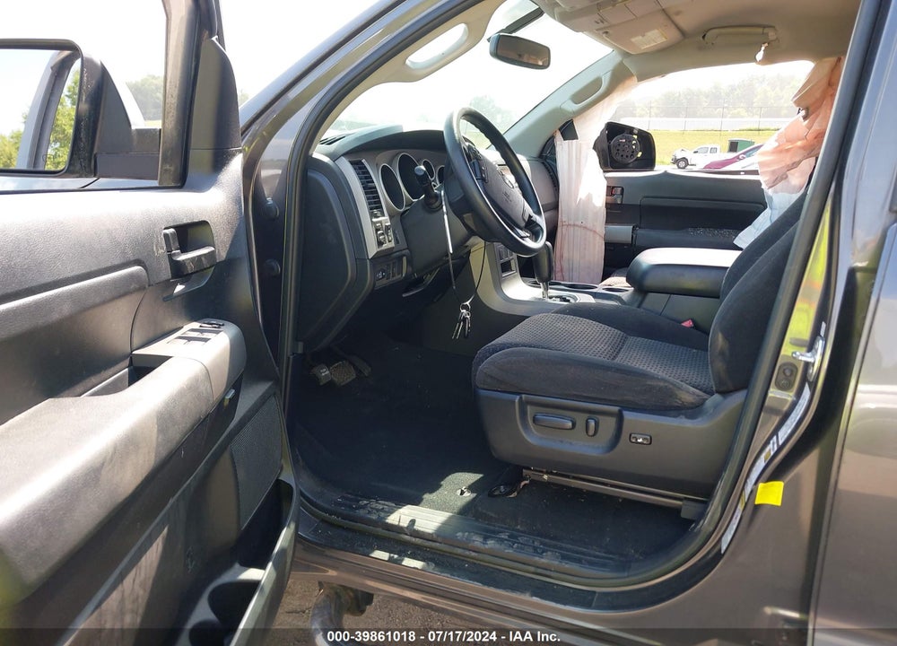 2013 TOYOTA TUNDRA GRADE 5.7L V8 VIN: 5TFUW5F13DX276022