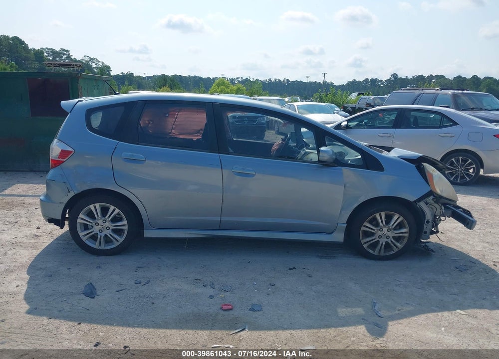 2011 HONDA FIT SPORT VIN: JHMGE8G50BC005764