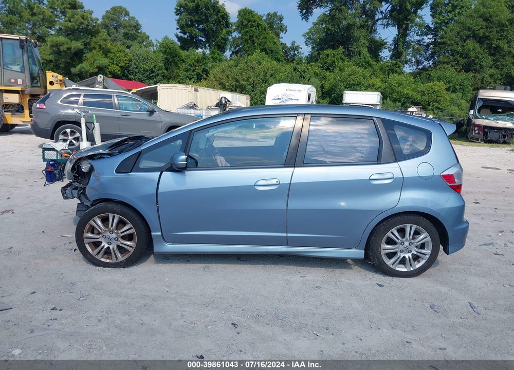 2011 HONDA FIT SPORT VIN: JHMGE8G50BC005764