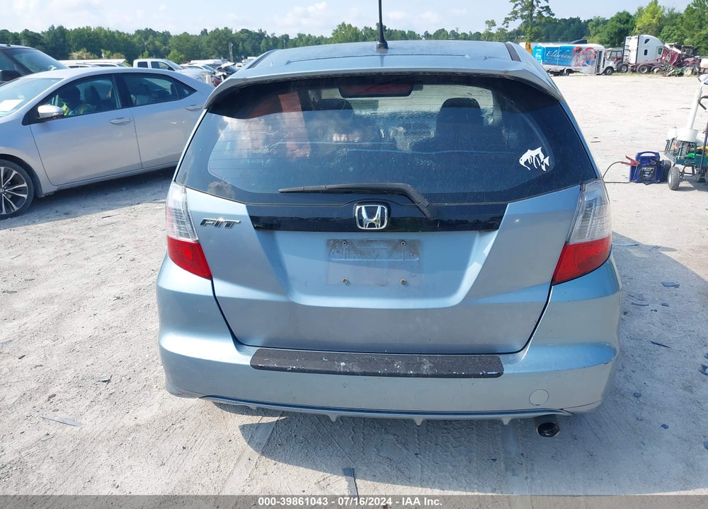 2011 HONDA FIT SPORT VIN: JHMGE8G50BC005764