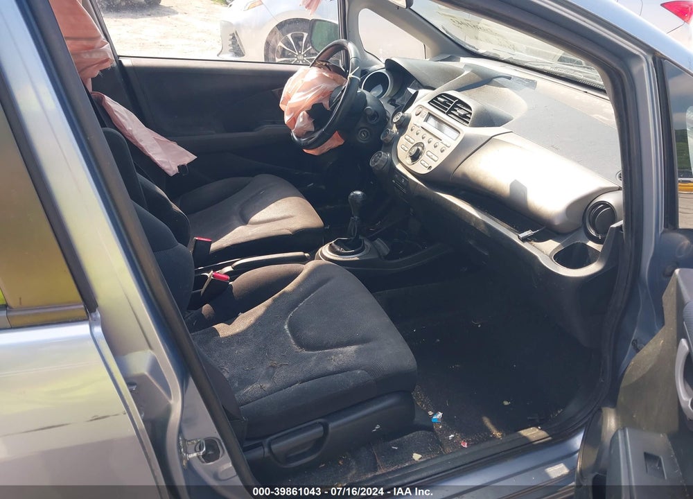 2011 HONDA FIT SPORT VIN: JHMGE8G50BC005764