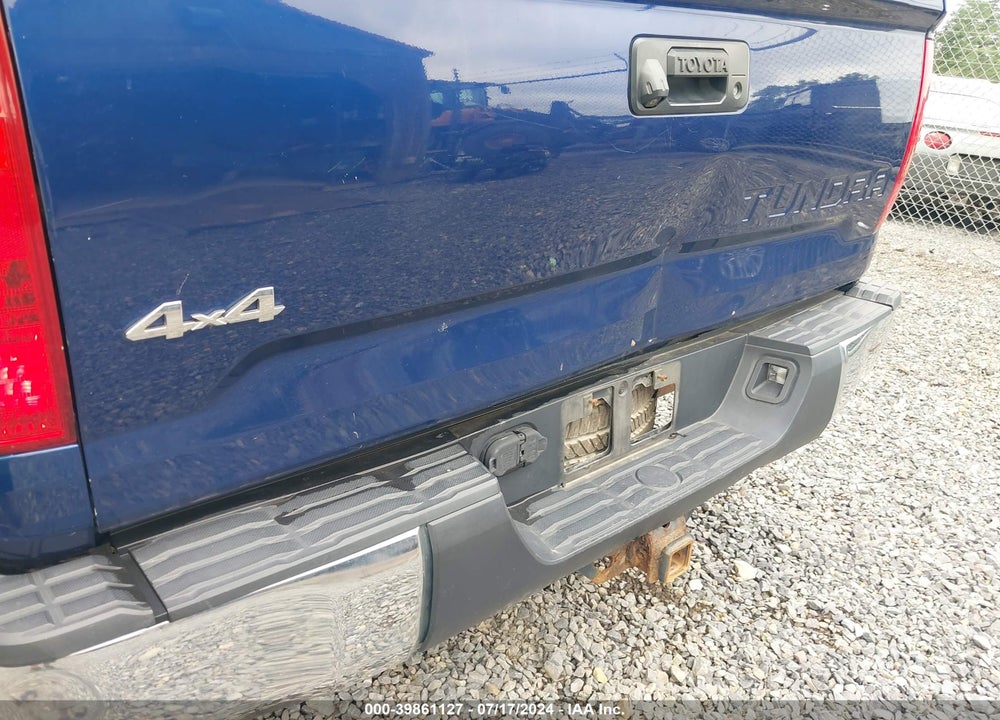 2014 TOYOTA TUNDRA SR5 5.7L V8 VIN: 5TFDW5F18EX359320