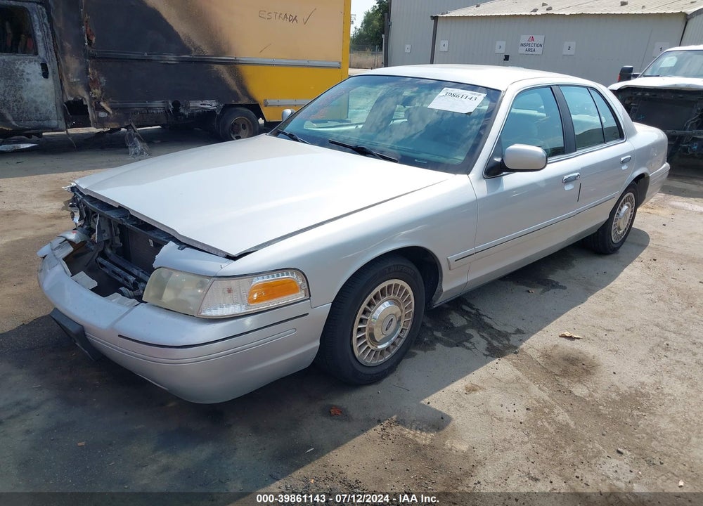 2000 FORD CROWN VICTORIA VIN: 2FAFP73W9YX116556