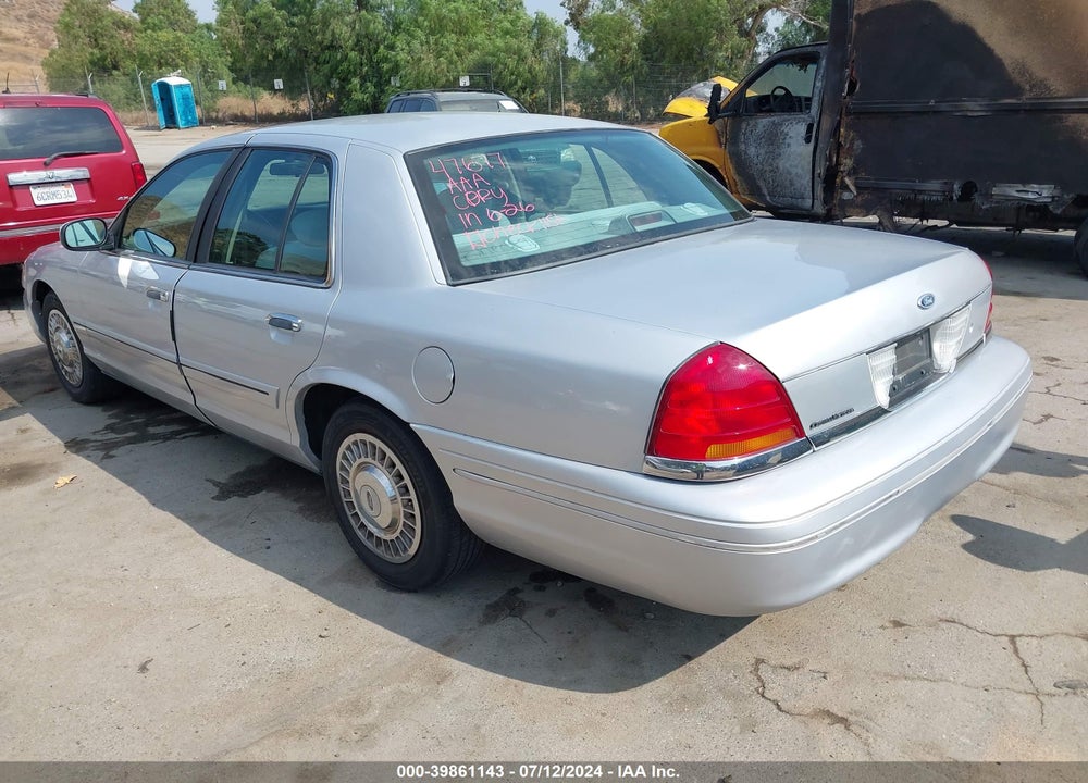 2000 FORD CROWN VICTORIA VIN: 2FAFP73W9YX116556