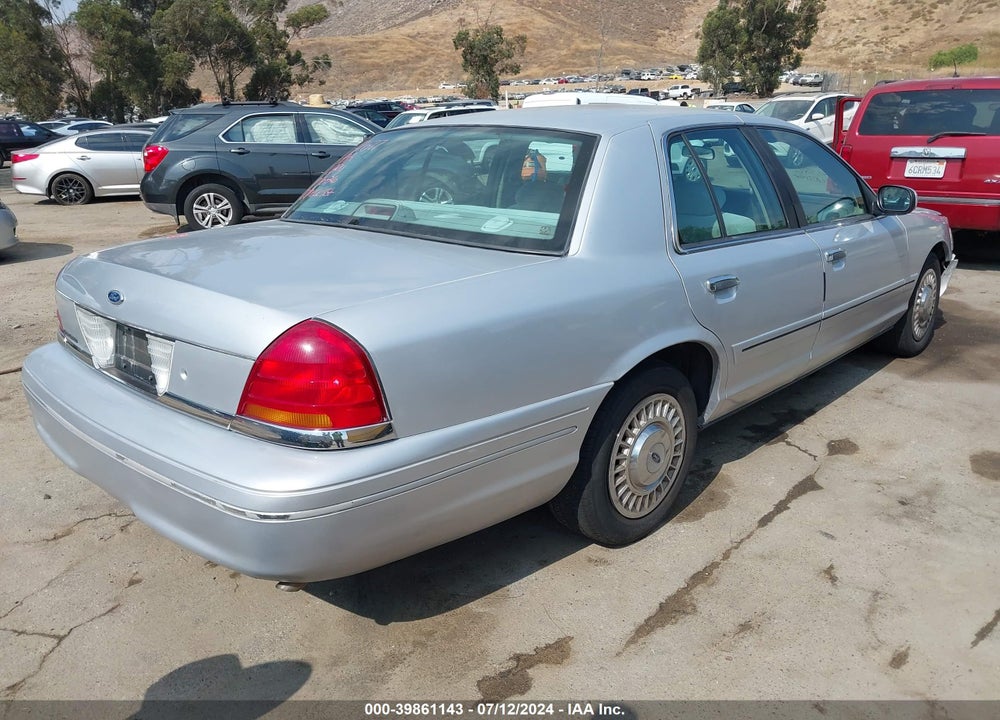 2000 FORD CROWN VICTORIA VIN: 2FAFP73W9YX116556