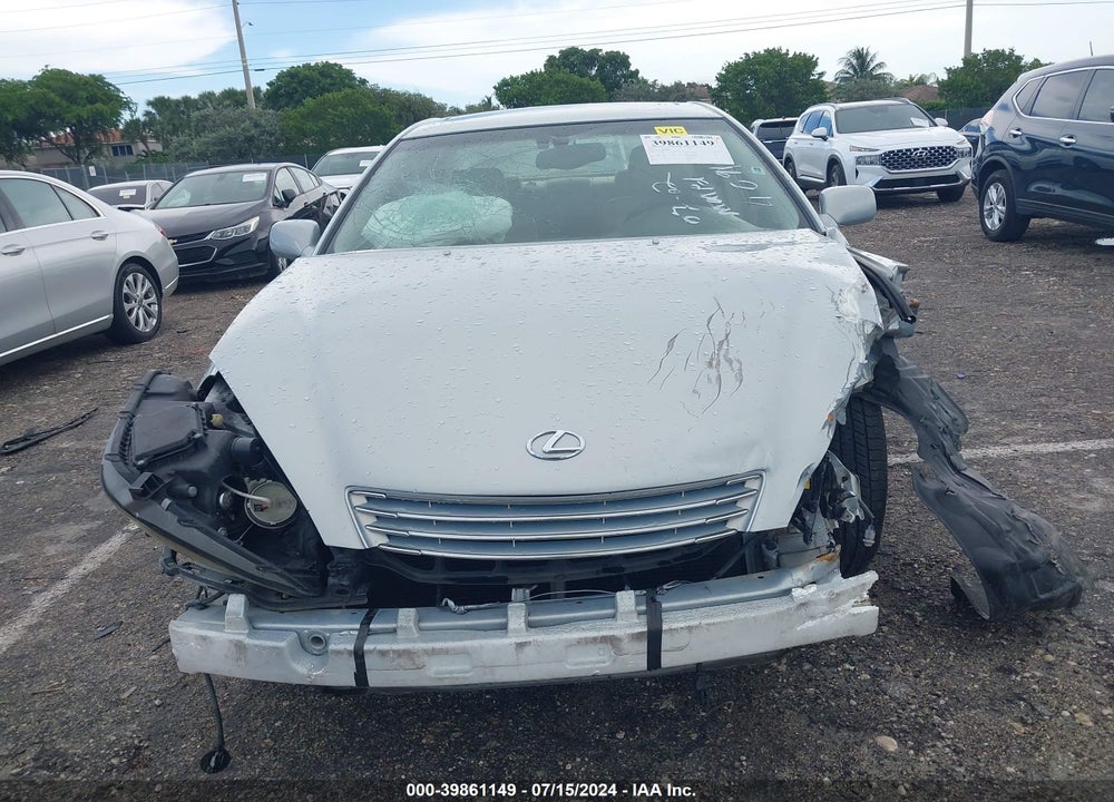 2002 LEXUS ES 300 VIN: JTHBF30G820084091