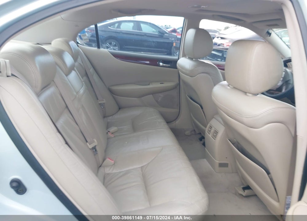 2002 LEXUS ES 300 VIN: JTHBF30G820084091