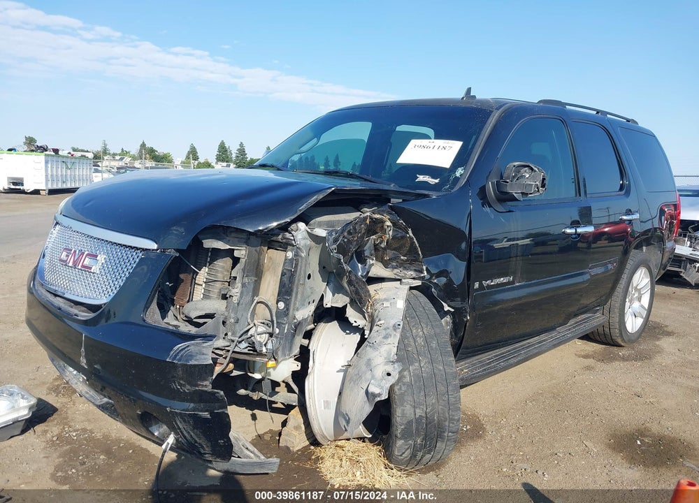 2008 GMC YUKON SLE VIN: 1GKFC13C58R131093