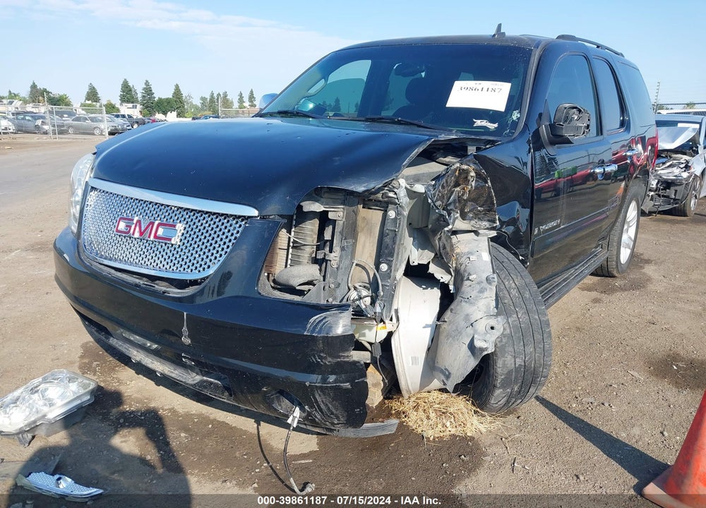 2008 GMC YUKON SLE VIN: 1GKFC13C58R131093