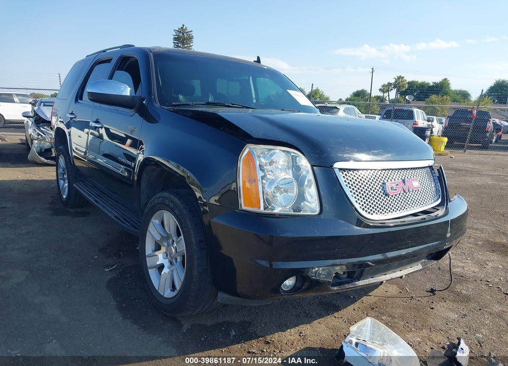 2008 GMC YUKON SLE VIN: 1GKFC13C58R131093