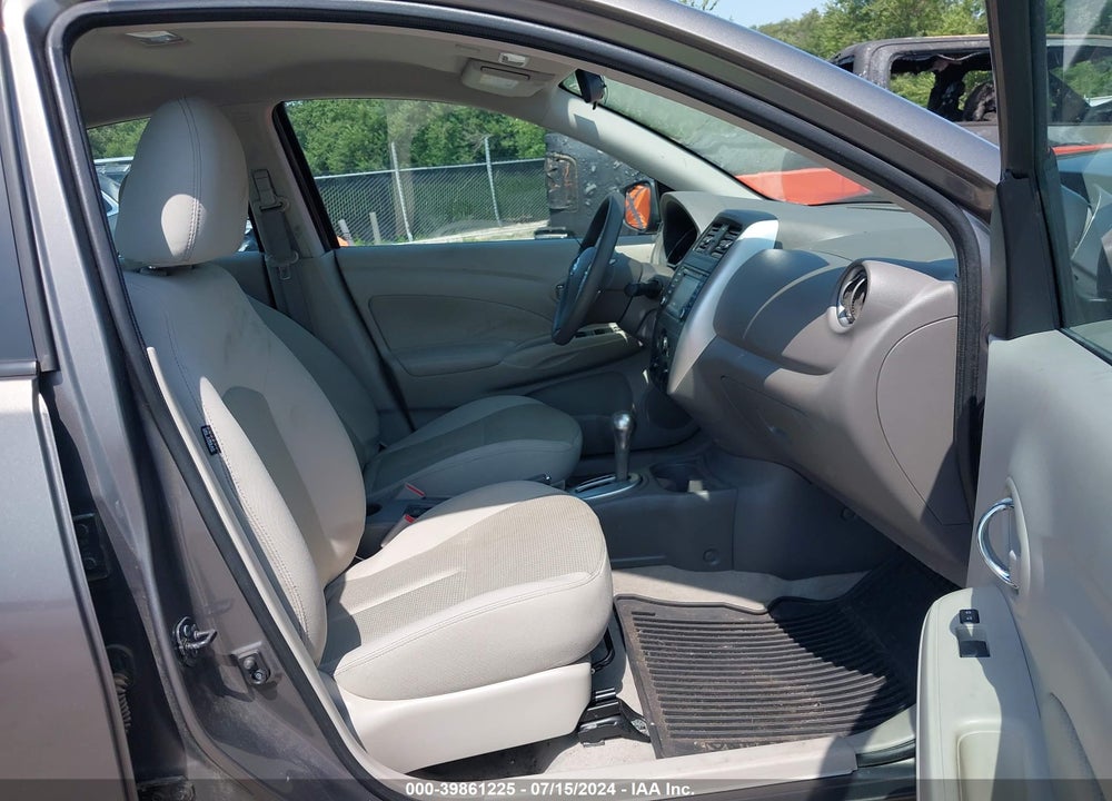 2015 NISSAN VERSA 1.6 SL VIN: 3N1CN7AP9FL927810