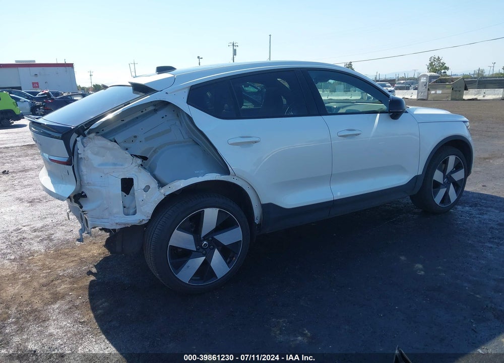 2023 VOLVO C40 RECHARGE PURE ELECTRIC TWIN ULTIMATE VIN: YV4ED3GM8P2032128