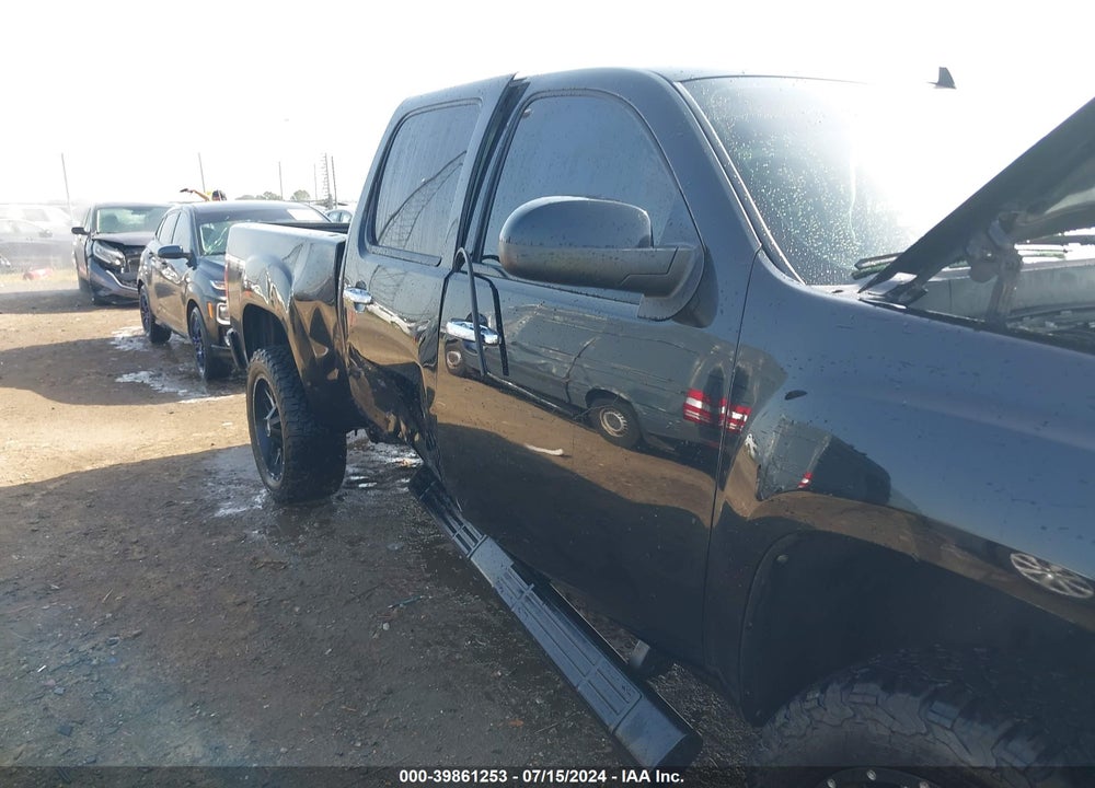 2011 GMC SIERRA 1500 DENALI VIN: 3GTP2XE2XBG231448