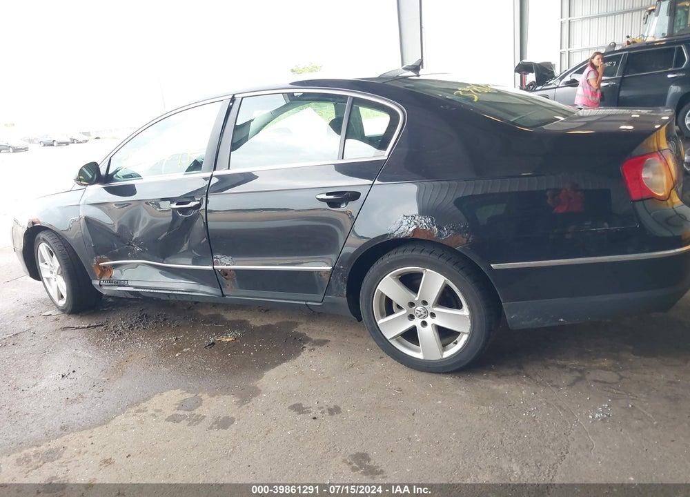 2008 VOLKSWAGEN PASSAT KOMFORT VIN: WVWAK73C18E054743