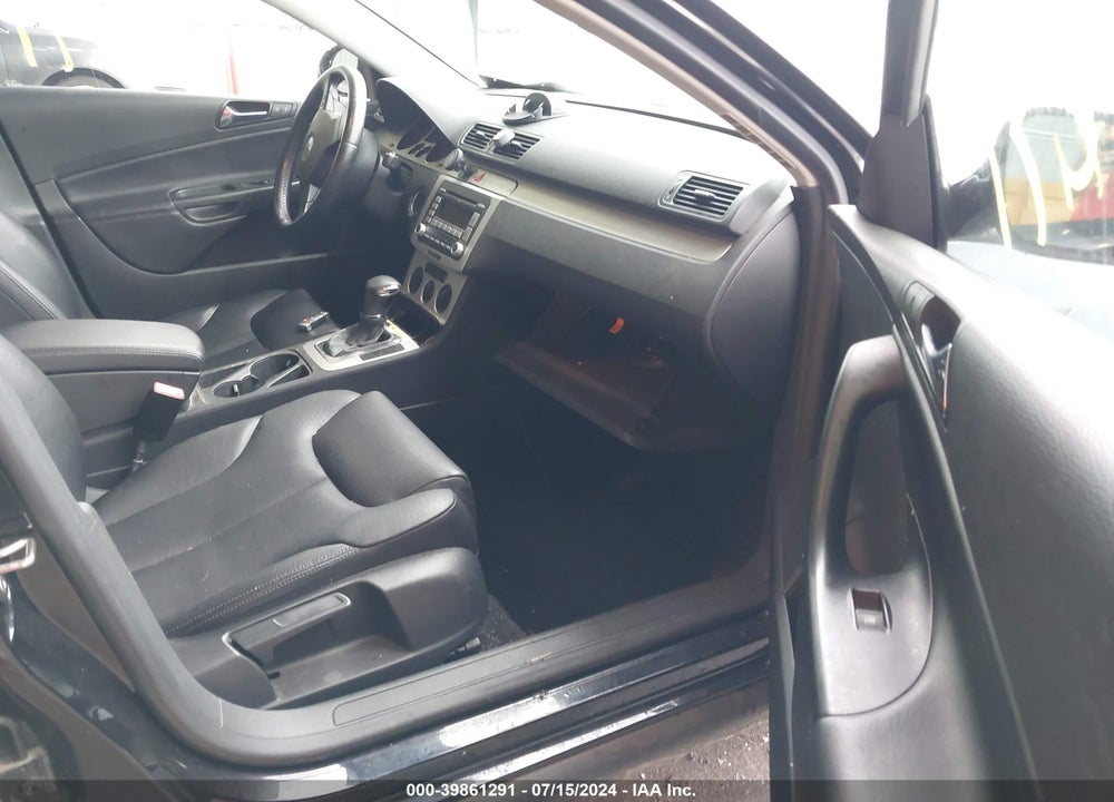 2008 VOLKSWAGEN PASSAT KOMFORT VIN: WVWAK73C18E054743