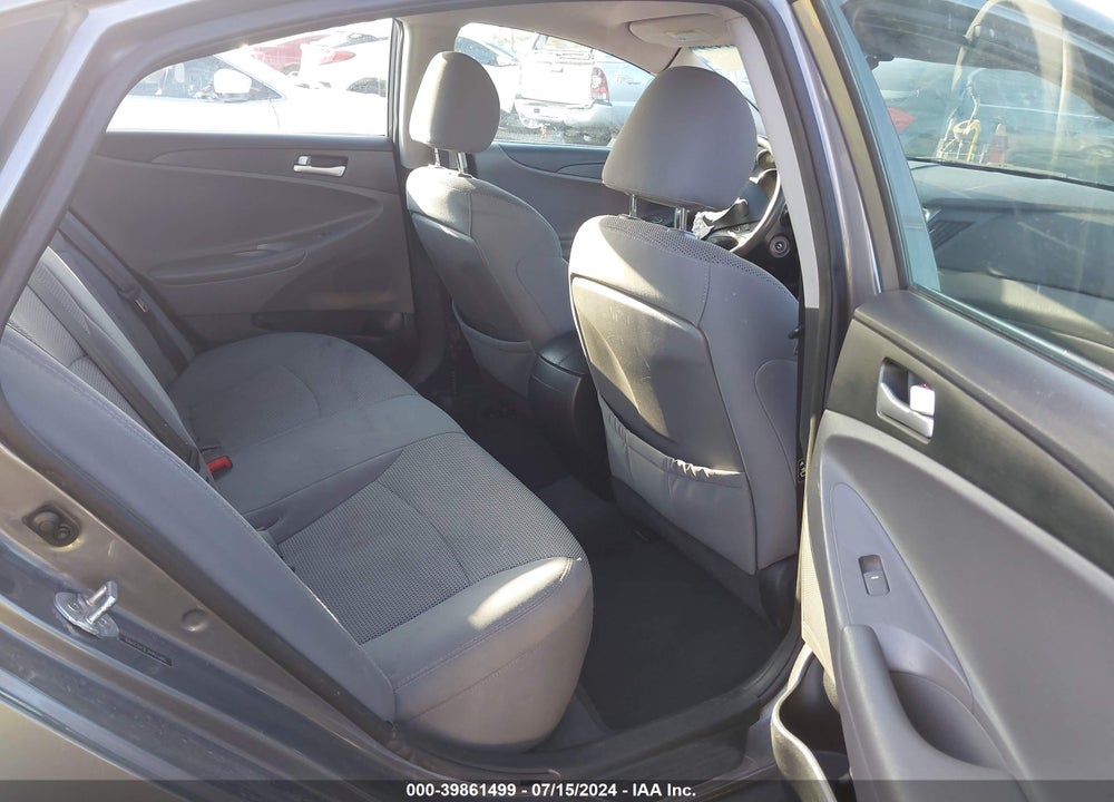 2014 HYUNDAI SONATA GLS VIN: 5NPEB4AC7EH930469