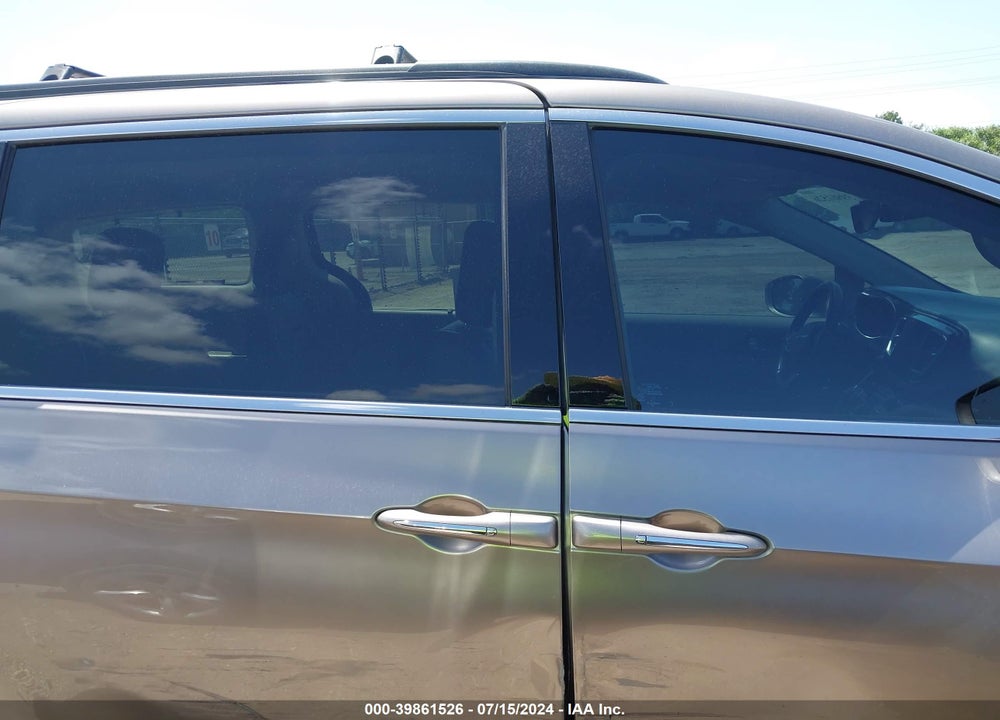 2017 CHRYSLER PACIFICA VIN: 2C4RC1BG8HR576015