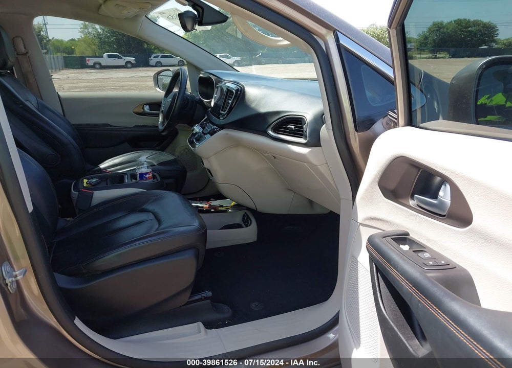 2017 CHRYSLER PACIFICA VIN: 2C4RC1BG8HR576015