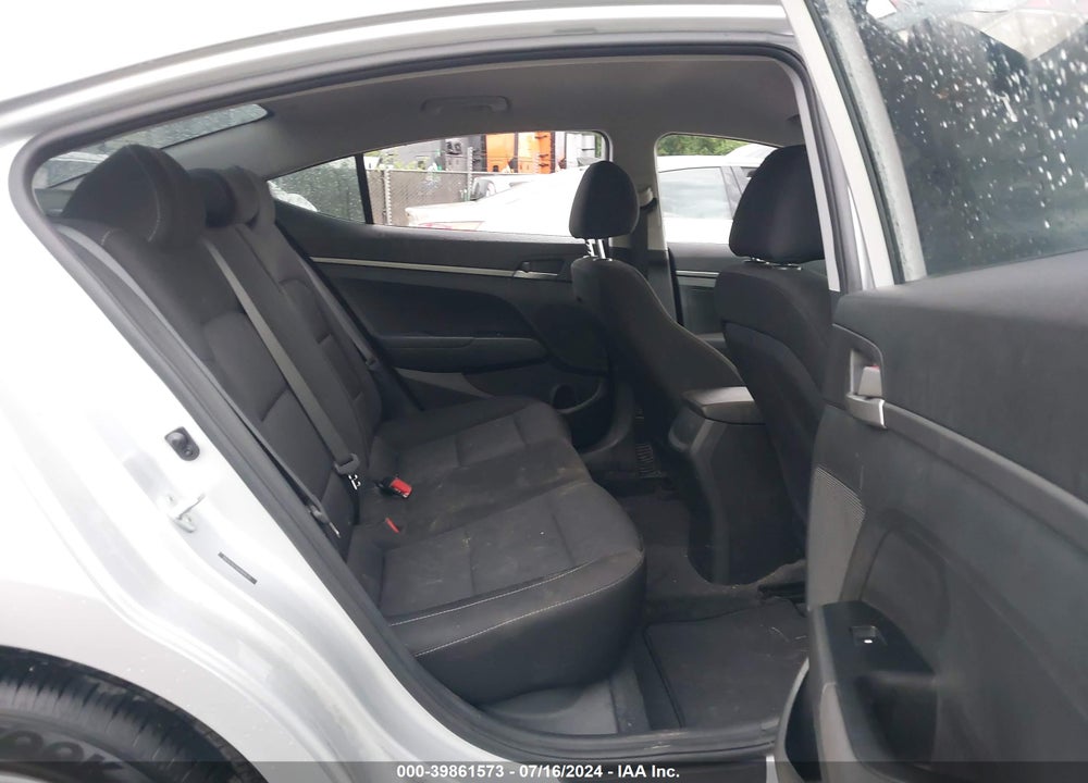 2018 HYUNDAI ELANTRA SE VIN: 5NPD74LF9JH401670
