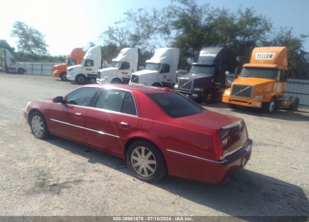 2011 CADILLAC DTS PLATINUM COLLECTION VIN: 1G6KP5ES8BU121823