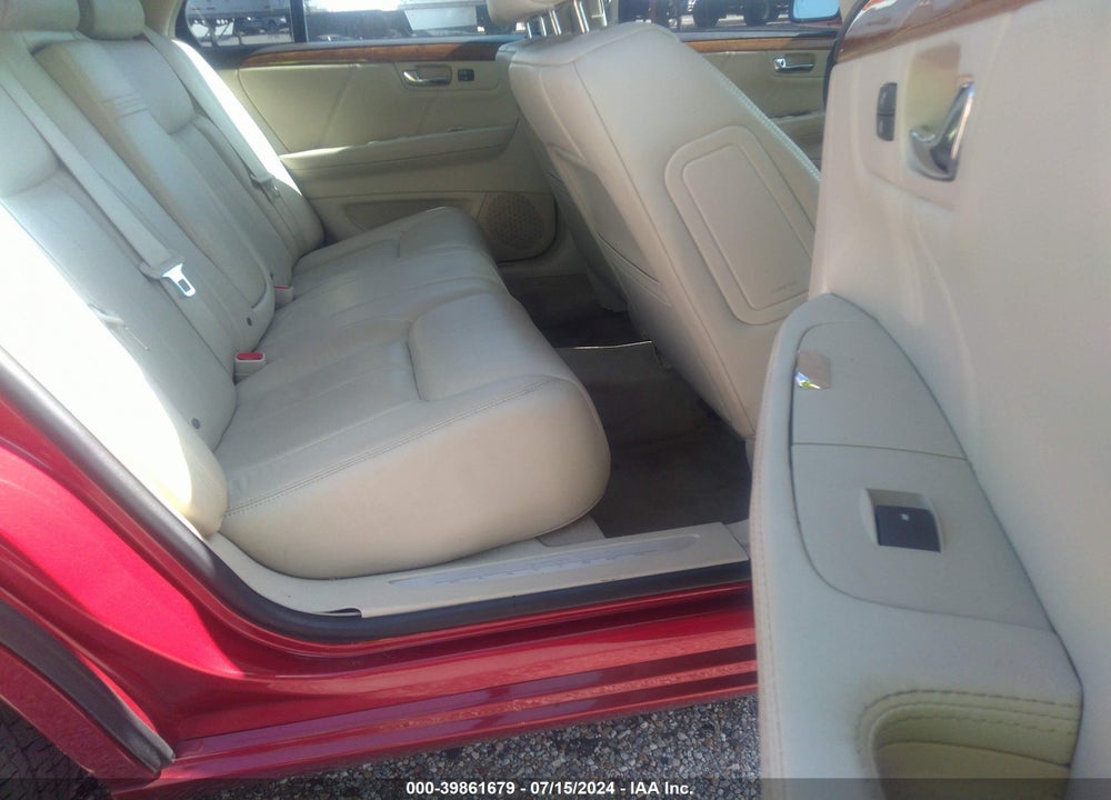2011 CADILLAC DTS PLATINUM COLLECTION VIN: 1G6KP5ES8BU121823